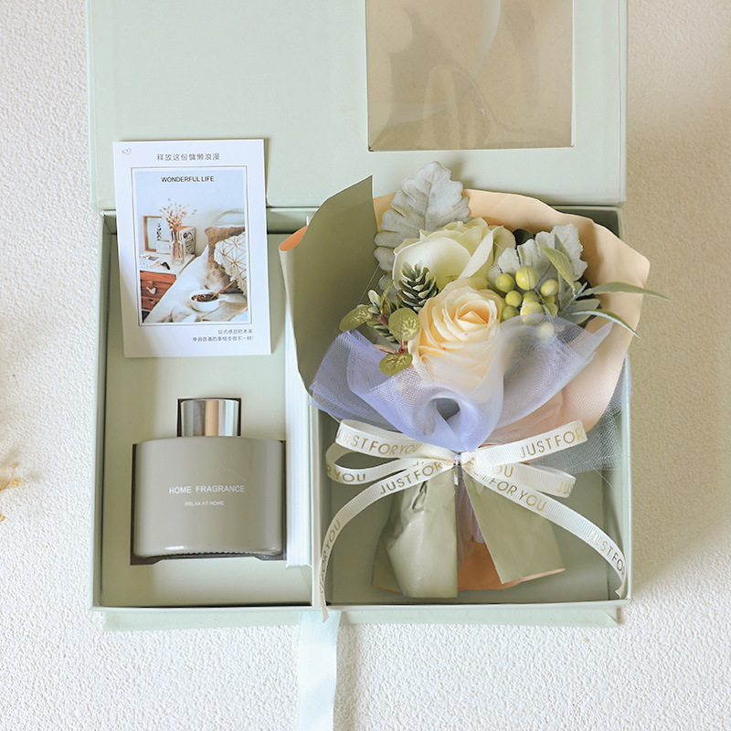 Mother's Day Gift Popular Wholesale Valentine's Day And Mother's Day Gift Practical Aromatherapy Gift Box Scented Candles