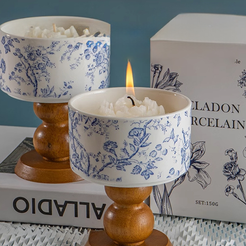Wholesale Luxury Blue White Porcelain Ceramic Jar Decorative Soy Wax Candles Private Label Home Decor Gift