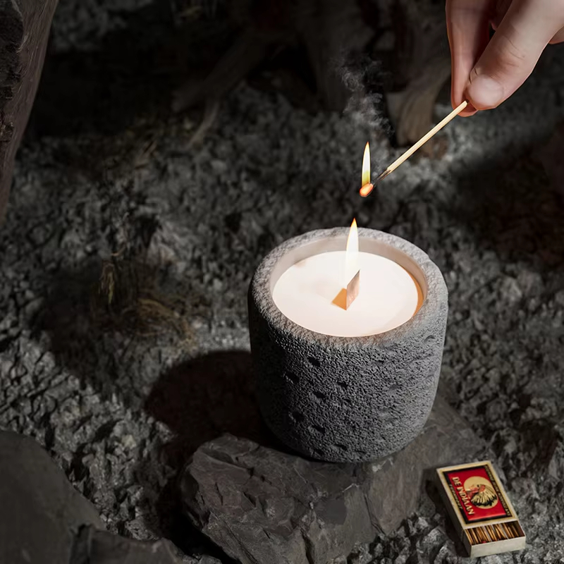 AIKUN Custom Artistic Matte Candle Vessels Embossed Cement Aroma Aromatherapy Candle Colorful Concrete Jar Scented Candle