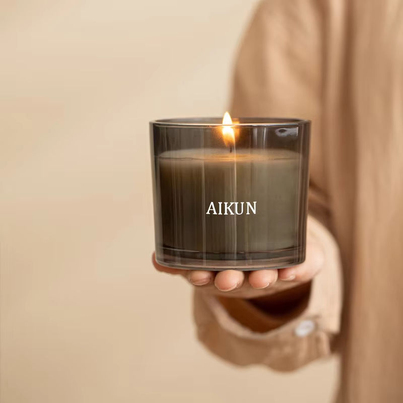 AIKUN High Quality Private Label Eco Soy Wax Scented Candle Long Lasting Fragrance Glass Jar Candle for Elegant Home Ambiance