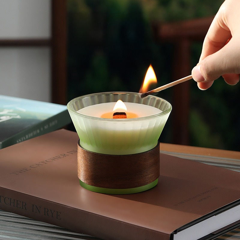 AIKUN Hot Selling Advanced Luxury Ambience Scented Aromatherapy Candle Hotel Decoration Soy Wax Scented Candle