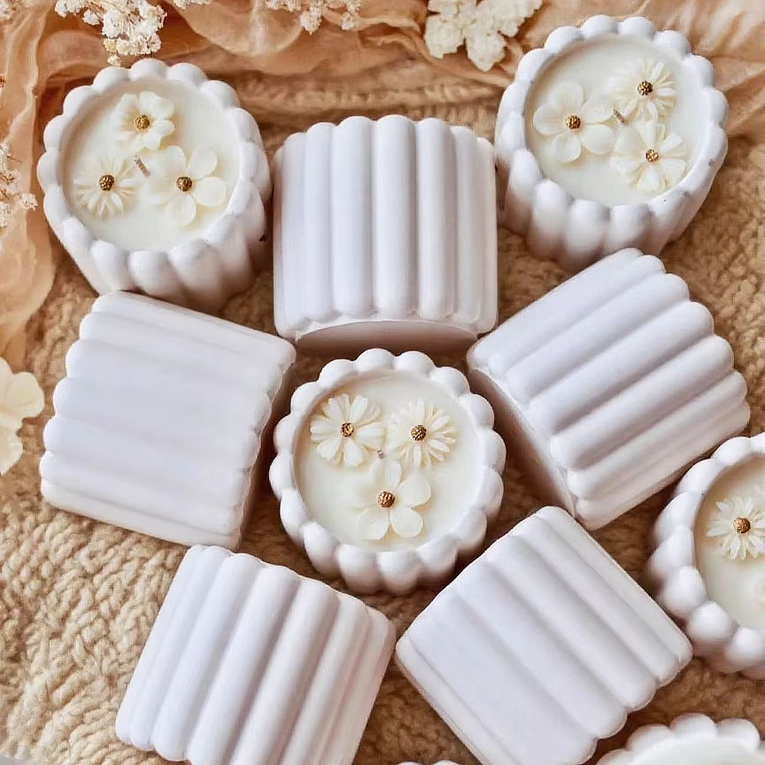 AIKUN Luxury Soy Wax Label Personalized Box Fragrance Custom Ceramic Scented Candles for Home Decor