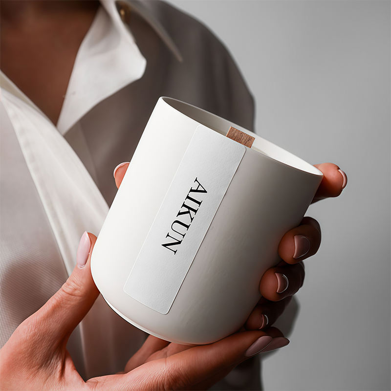AIKUN Luxury Soy Wax Fragrance Design Personalized Ceramic Scented Candles for Home Decor Gift Wedding Spa
