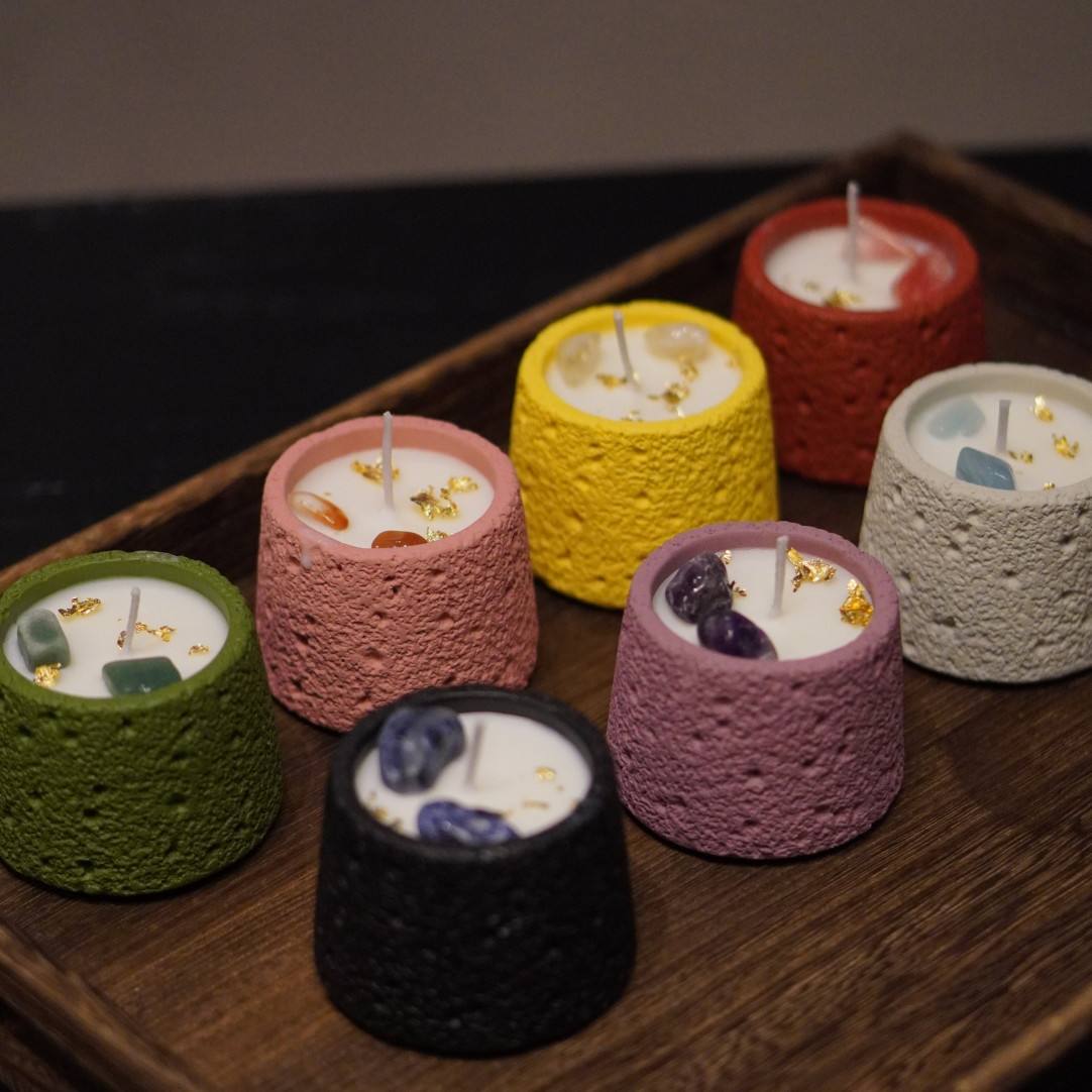 AIKUN Colorful Scent Variety Tin Design Aromatherapy Candle for Bathroom Relaxation Wellness Center