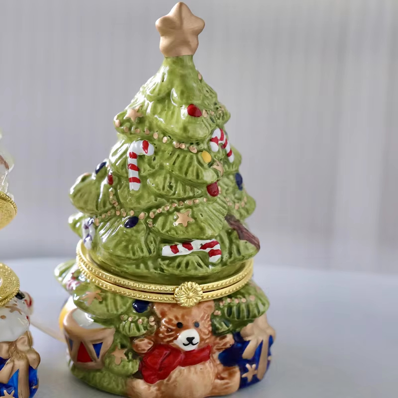 Exquisite Last Century Style Custom Ceramic Christmas Tree Home Decor Organic Purify Air Indoor Scented Candle Ceramic Jar