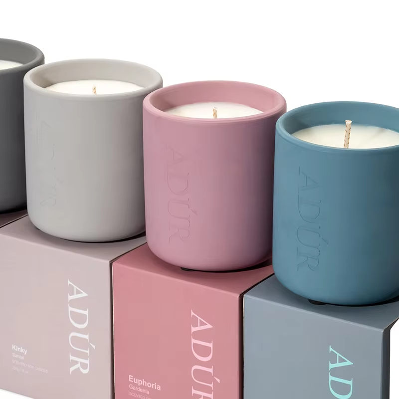 AIKUN Cheap Price Soy Wax Luxury Fragrance Candles Home Decor Ceramic Jar White Barn Scented Candles Private Label