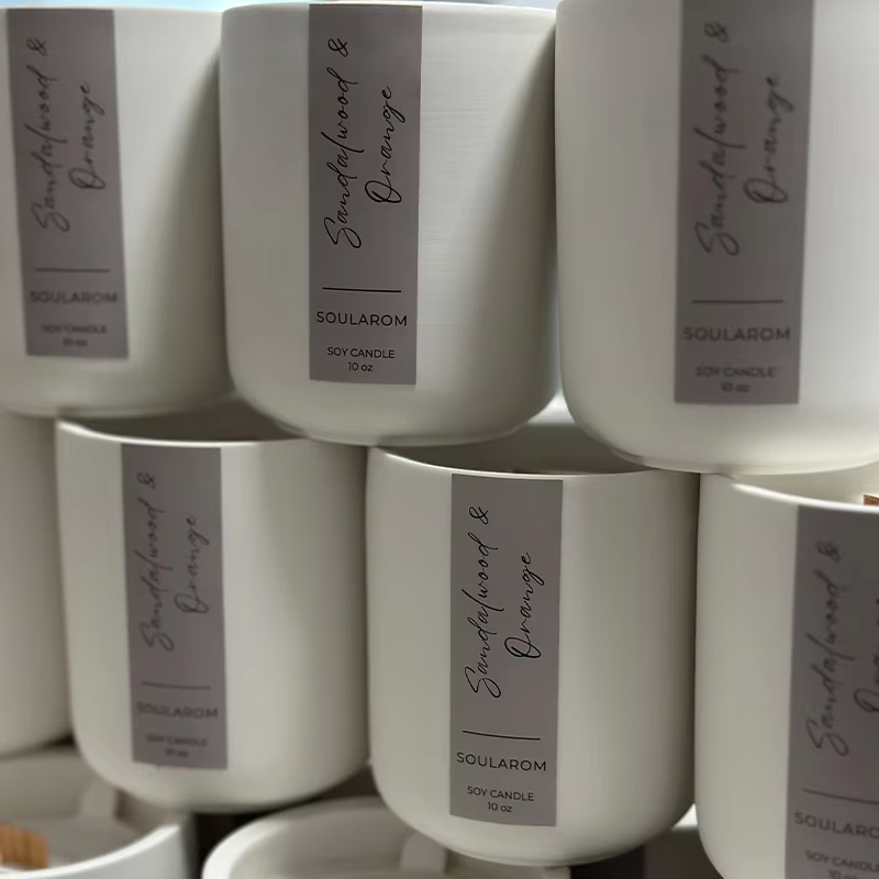 AIKUN Cheap Price Soy Wax Luxury Fragrance Candles Home Decor Ceramic Jar White Barn Scented Candles Private Label