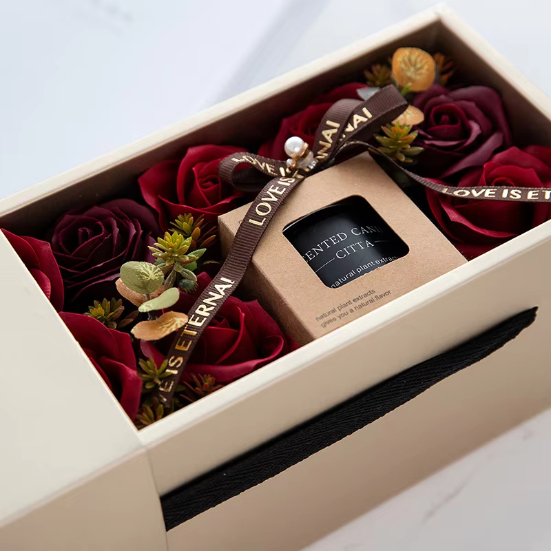 Exquisite Artificial Rose Packaging Box Aromatic Candles Black Glass Jars Scented Candles for Prize Gift