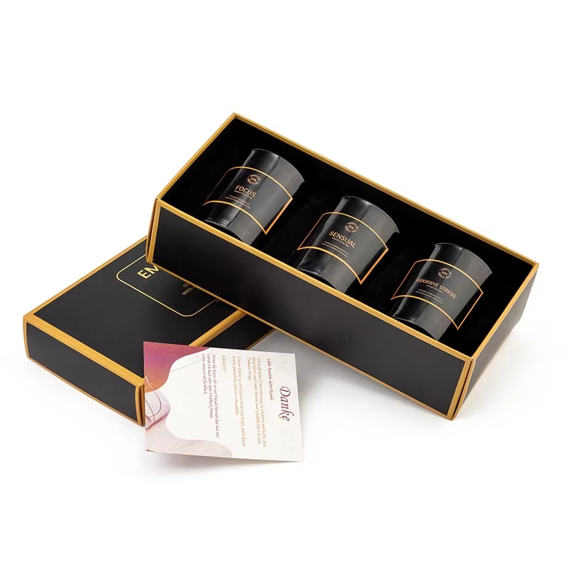 AIKUN Winter Decor Natural Soybean Wax Manufacturers Black Glass Fragrance Candle Luxury 3 in 1 Scented Candle With Gift Box Set