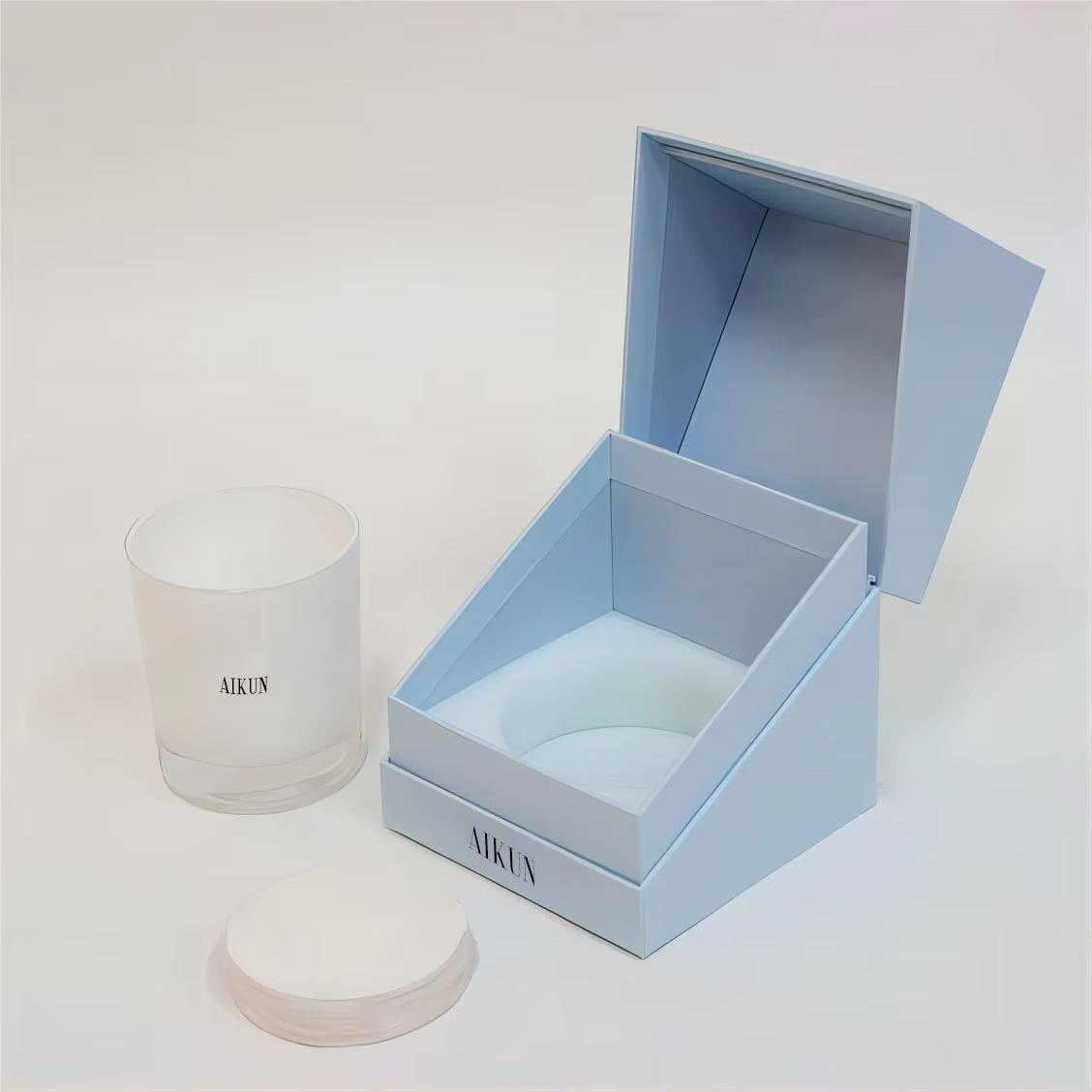 AIKUN Aromatherapy Candle Natural Soy Wax Essential Oil Decal Glass Jar Scented Candle With Wooden Lid and Gift Box