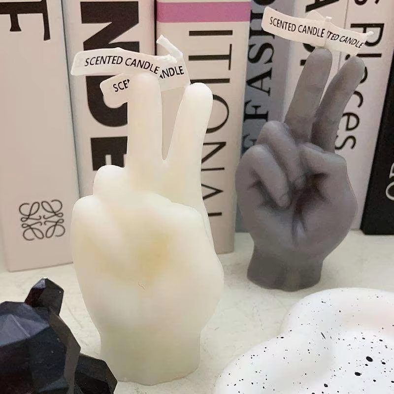 AIKUN Victory Finger Shaped Soy Wax Candle Fresh Air Aromatic Spiritual Private Label Creative Design for Holiday Gift Boxes