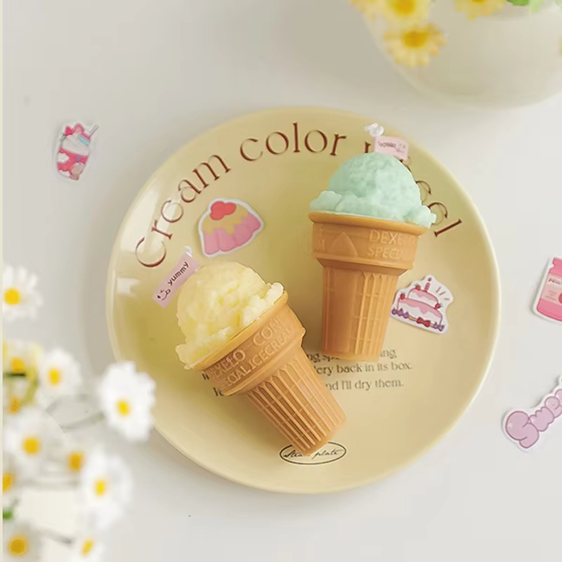 AIKUN Hot Selling Ins Handmade Ice Cream Cone Scented Candles Funny Food Aromatherapy Candle With Box for Gifts