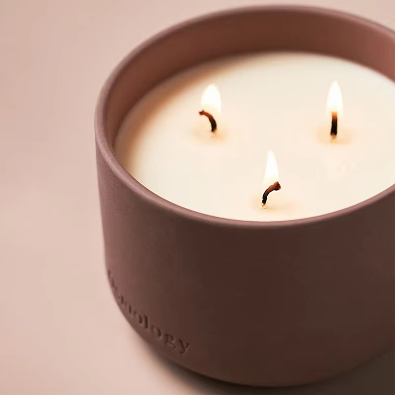 AIKUN Luxurious Natural Soy Wax Air Purifying Handmade Ceramic Jar Large Size Reusable Relaxing Fragrance Aroma Candle