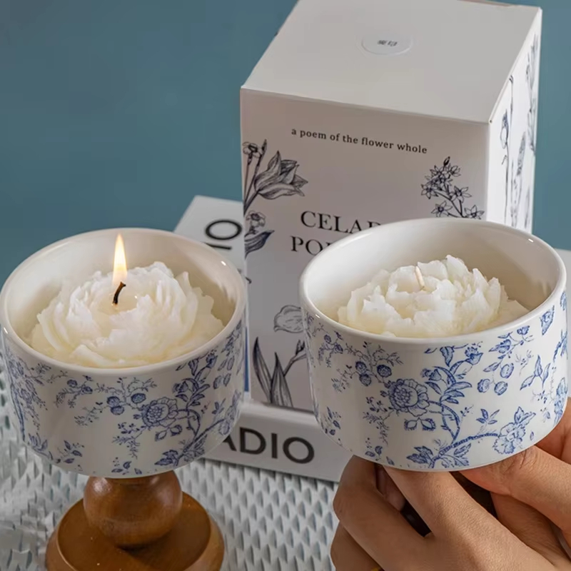 Wholesale Luxury Blue White Porcelain Ceramic Jar Decorative Soy Wax Candles Private Label Home Decor Gift