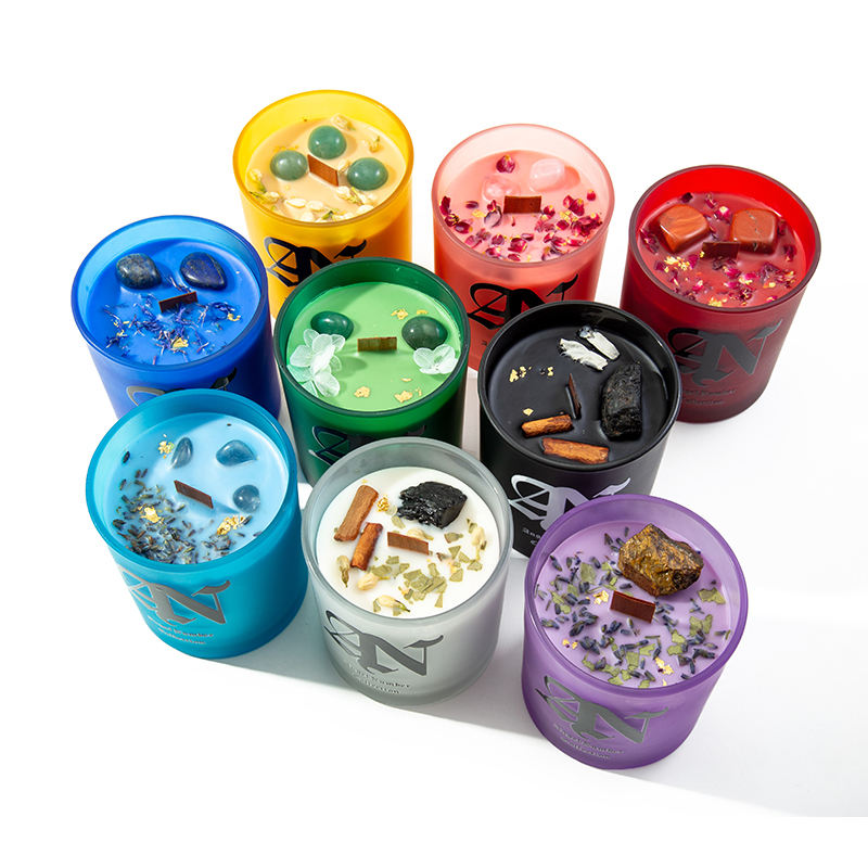 AIKUN Wholesale Luxury Private Label Classic Frosted Colorful Soy Wax Fragrance Oils Crystal Stone Scented Glass Candle