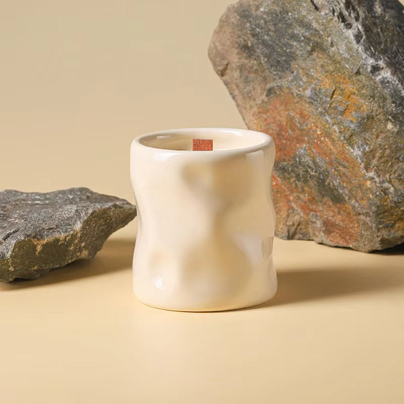 AIKUN Luxurious and Uniquely Shaped Ceramic Candles With Colorful Cream Style Aromatherapy Treatment Aroma Soy Wax Ceramic Jar