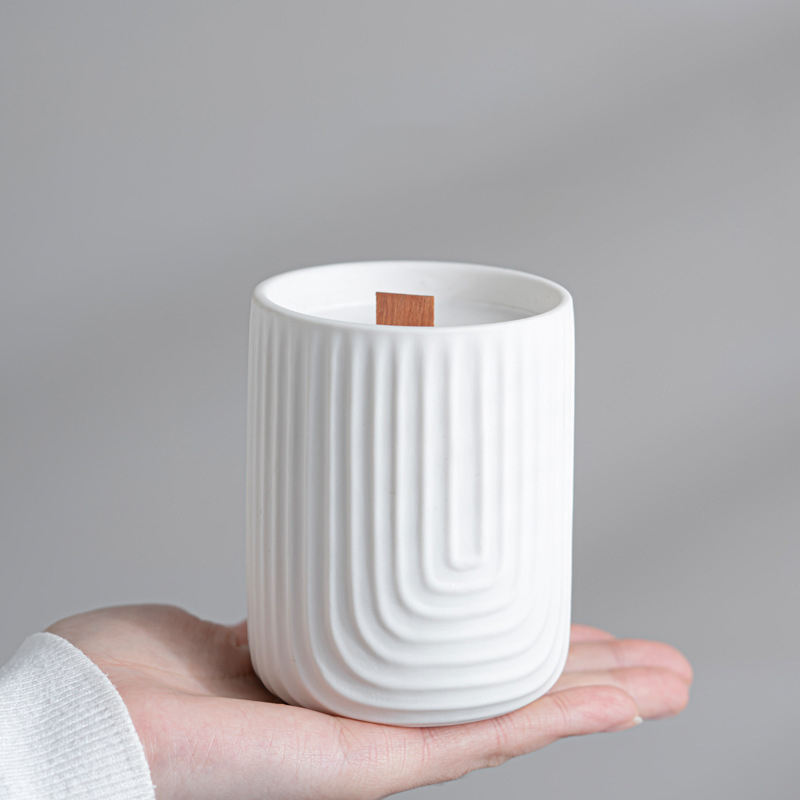 Aikun Luxury Home Decor Ceramics Cup Private Label Soy Wax Scented Candles Gift Set