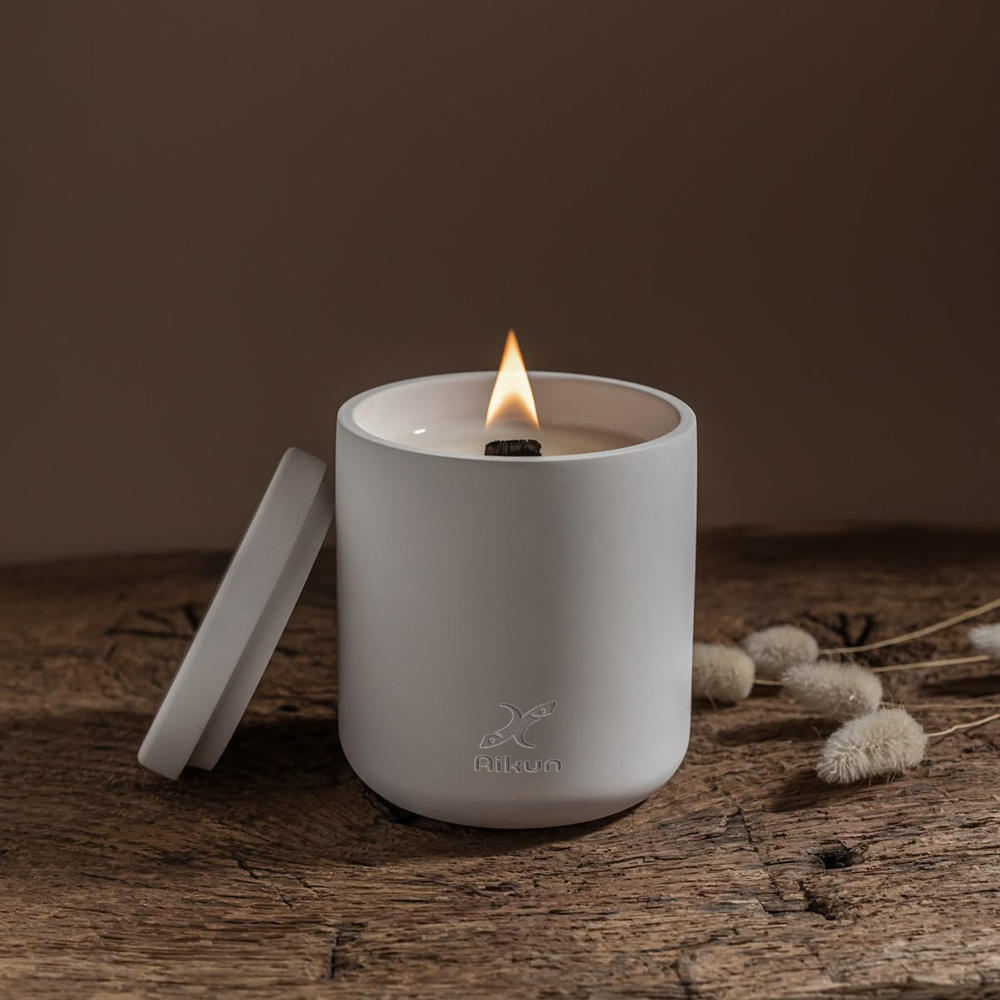Aikun Reusable Premium Quality Eco-Friendly Soy Wax Durable Ceramic Cup Candle Home Decor Gift Box