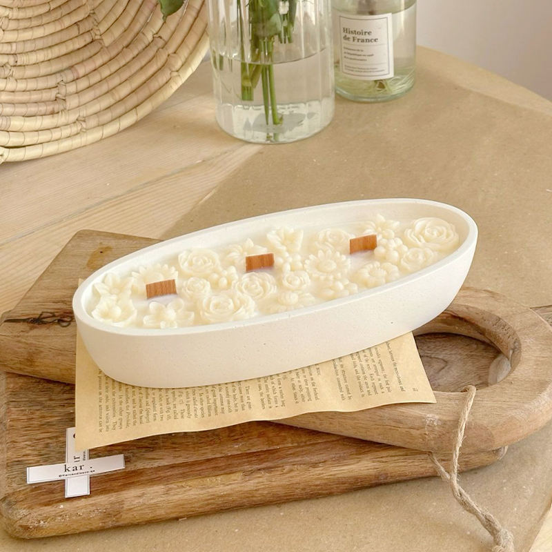 AIKUN Hot-selling Soy Wax Luxury Delicate Ceramic Candle with Wood Core and Flowers Decorations for Wedding & Events