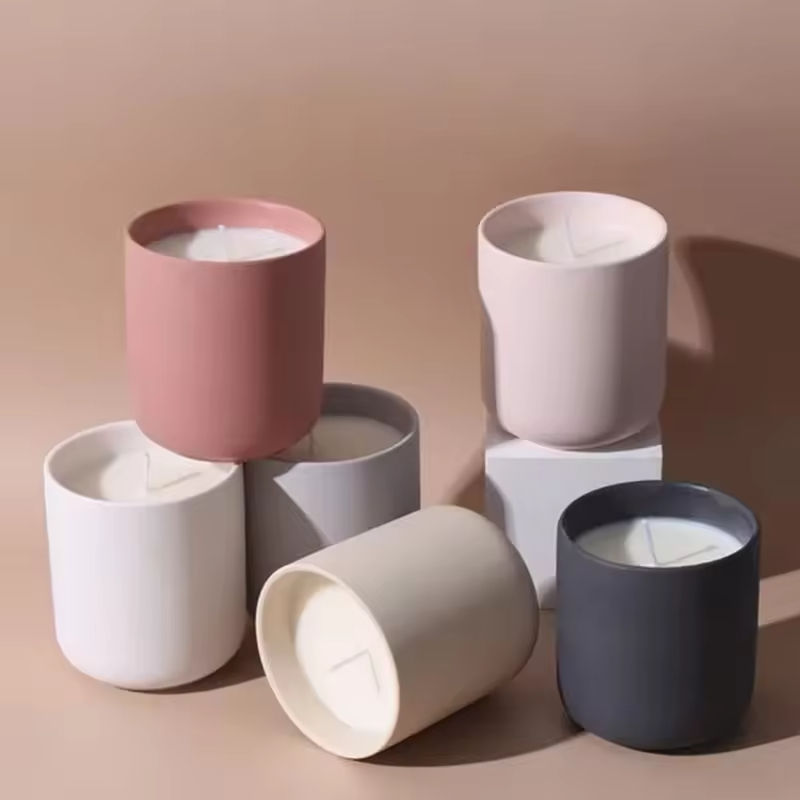AIKUN High Quality Vanilla Fragrance Scented Candles Set Soy Wax Candles Luxury Customized Ceramic Candles