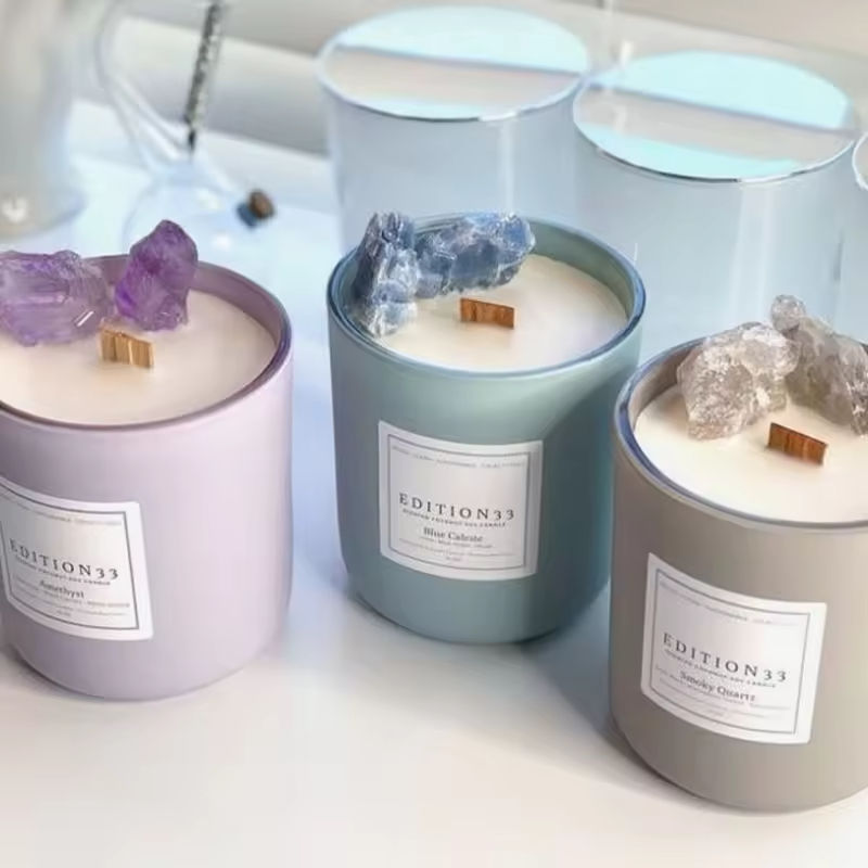 AIKUN 2025 New Design Luxury Scented Candle Glass Jar Natural Soy Wax Scented Candles with Crystal Stone