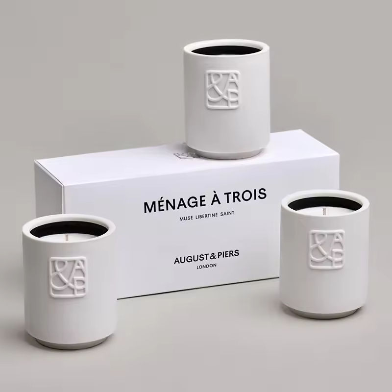 AIKUN High Quality Stress Relief Scented Candle Ceramic Jar Luxury Aromatherapy Smokeless Soy Wax Candle With Embossed Logo