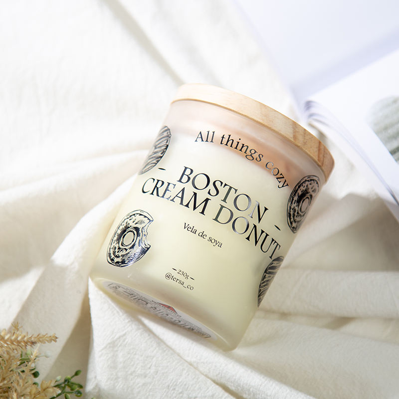 AIKUN Custom Luxury Organic Private Label Logo Scented Soy Wax Candles With Lid and Boxes Packaging