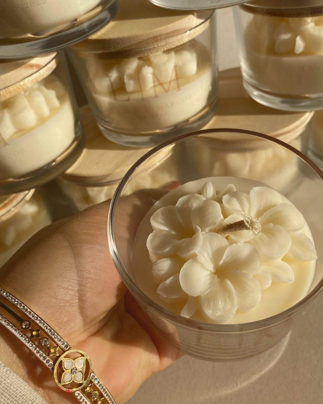 AIKUN Home Decor Candle Jars Luxury Scented Candle Transparent Small Glass Jar Unique Daisy Design Candles