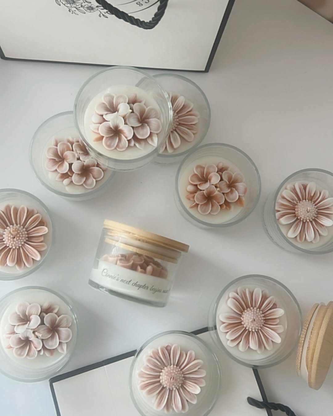 AIKUN Home Decor Candle Jars Luxury Scented Candle Transparent Small Glass Jar Unique Daisy Design Candles