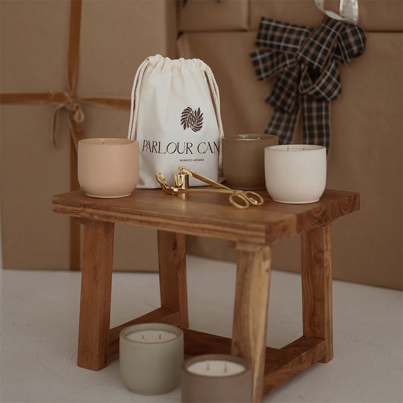 AIKUN Custom Box Eco Friendly Soy Wax Scented Candle Ceramic Jar Aromatherapy Candle for Bedroom or Gift