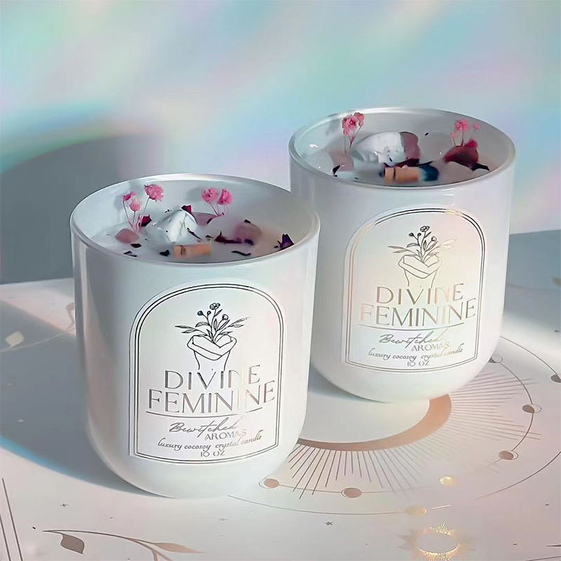 Aikun Wholesale Luxury Private Label Soy Wax Scented Oil Fragrance Candles With Dried Flowers and Crystal