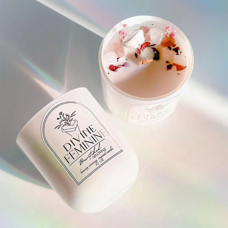 Aikun Wholesale Luxury Private Label Soy Wax Scented Oil Fragrance Candles With Dried Flowers and Crystal