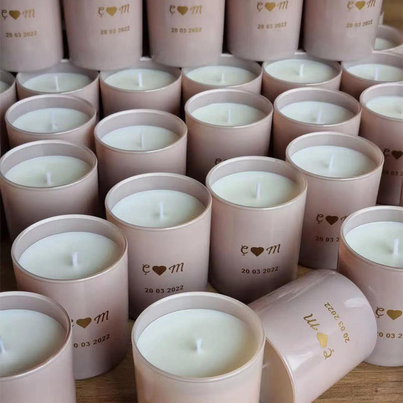 Aikun Wholesale Luxury Private Label Soy Wax Scented Oil Fragrance Candles With Dried Flowers and Crystal