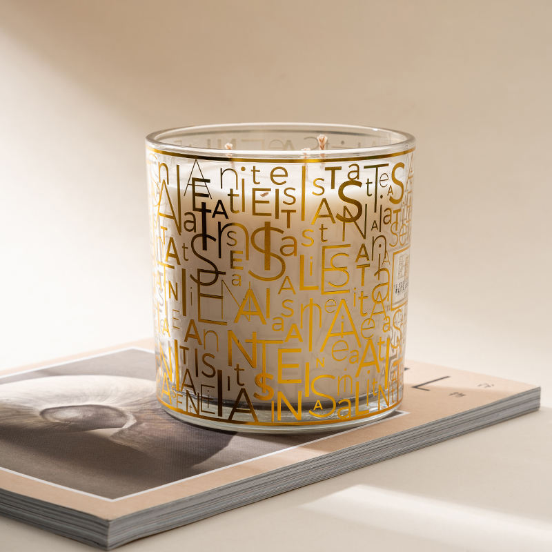 AIKUN Luxury Soy Wax Label Custom Fragrance Scented Candles for Home Decor Spa Meditation Wedding Room