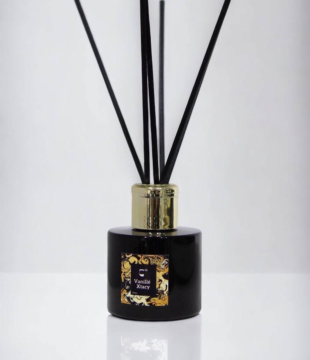 AIKUN Best Seller Stylish Rattan Aromatherapy Candle Set Custom Reed Diffuser With Rattan Sticks for Cozy Bedroom Ambience