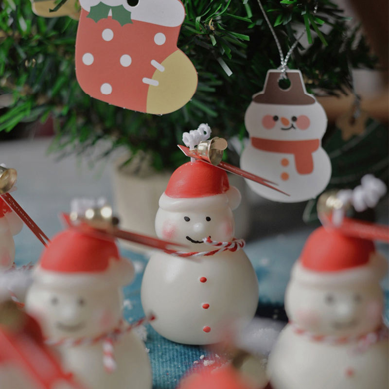 AIKUN Christmas Snowman New Arrival Creative Handmade Aromatic Atmosphere Candle Gift Christmas Party Decor Scented Candles
