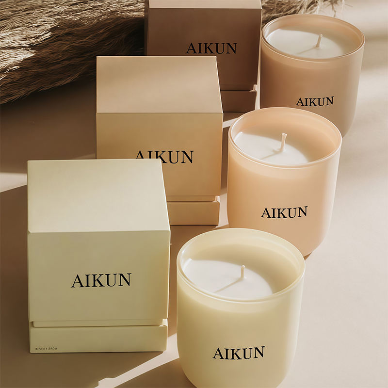 AIKUN Luxury Organic Soy Wax Box Personalization Glass Jar Fragrance Scented Candle for Wedding Decoration