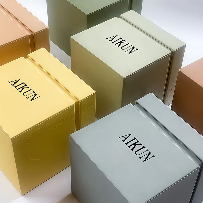 AIKUN Luxury Organic Soy Wax Box Personalization Glass Jar Fragrance Scented Candle for Wedding Decoration