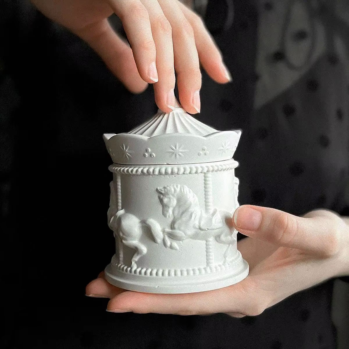 AIKUN Eco Friendly Cup Tailored Gift Packaging Scent Custom Creative Aromatherapy Candle for Home Decor