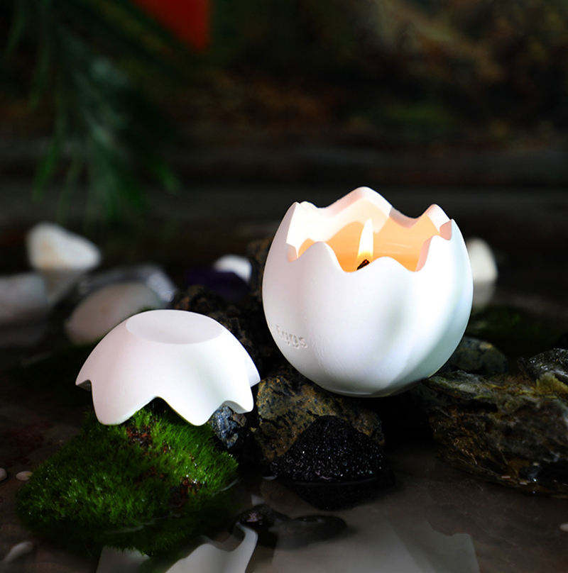 AIKUN Custom Logo Home Decorative Soy Wax Egg Shaped Candle Essential Oils Eggshell Ceramic Cup Scented Candles