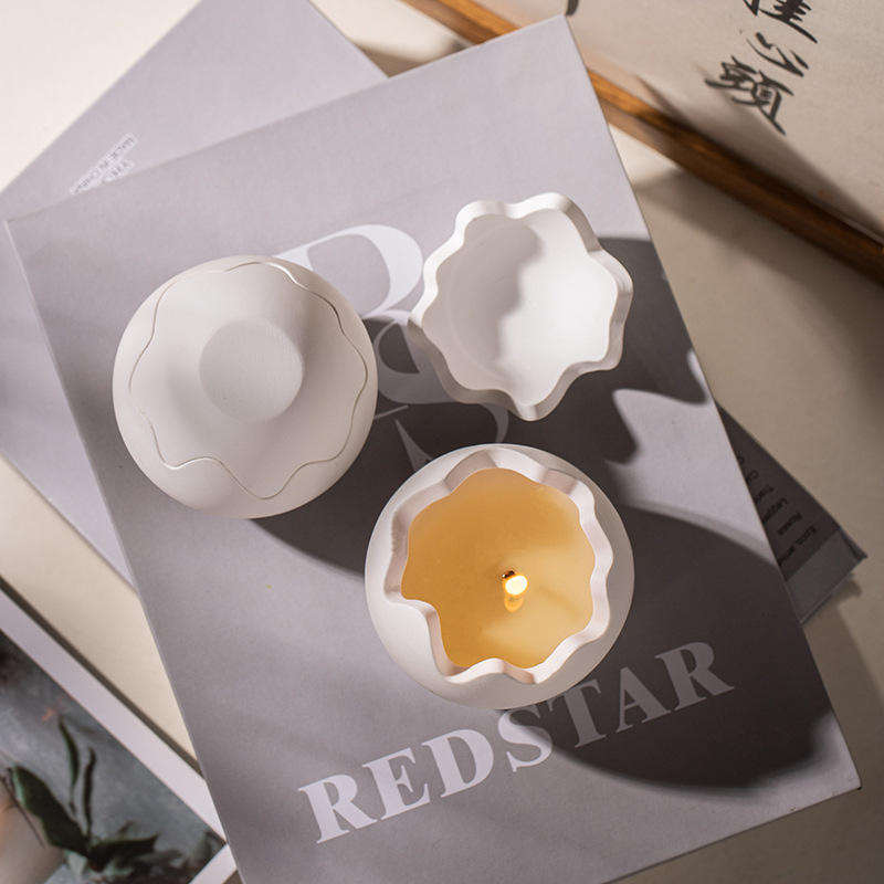 AIKUN Custom Logo Home Decorative Soy Wax Egg Shaped Candle Essential Oils Eggshell Ceramic Cup Scented Candles