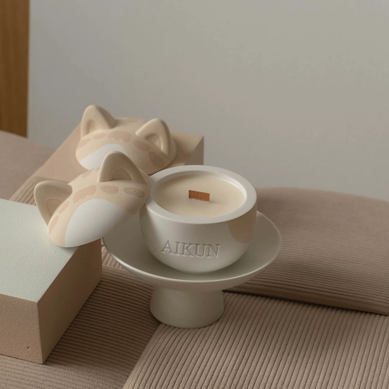 AIKUN Hand Poured Natural Wax Cat Desgin Ceramic Jar Aromatherapy Candle for Hotel Reception Party Decorative