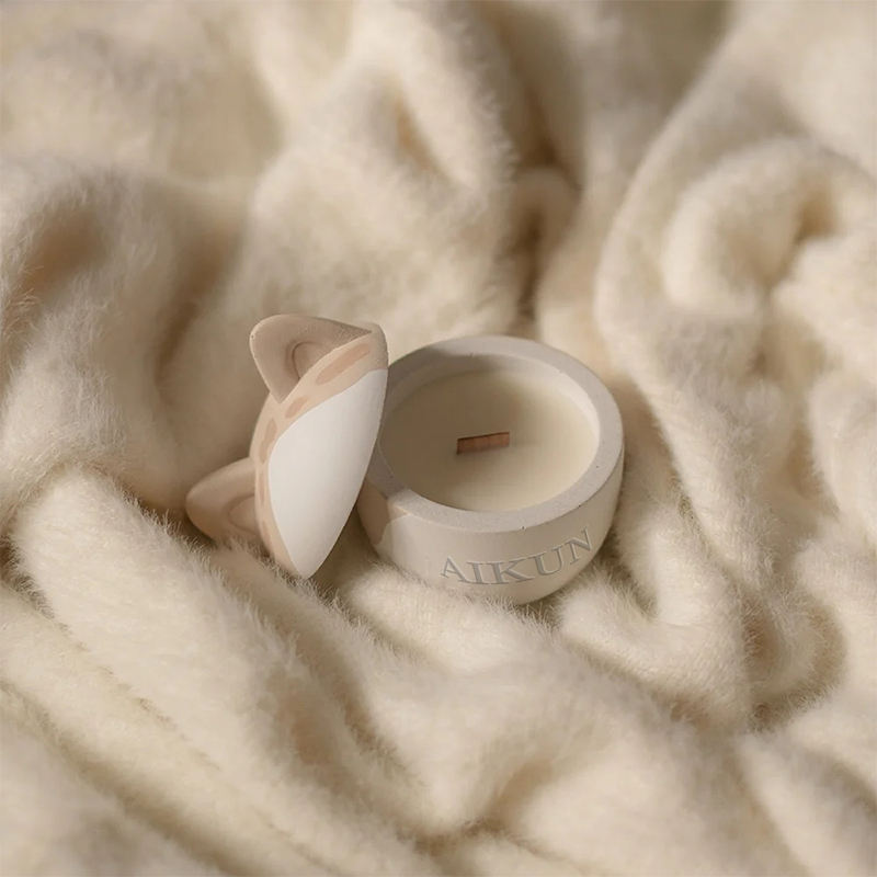 AIKUN Hand Poured Natural Wax Cat Desgin Ceramic Jar Aromatherapy Candle for Hotel Reception Party Decorative