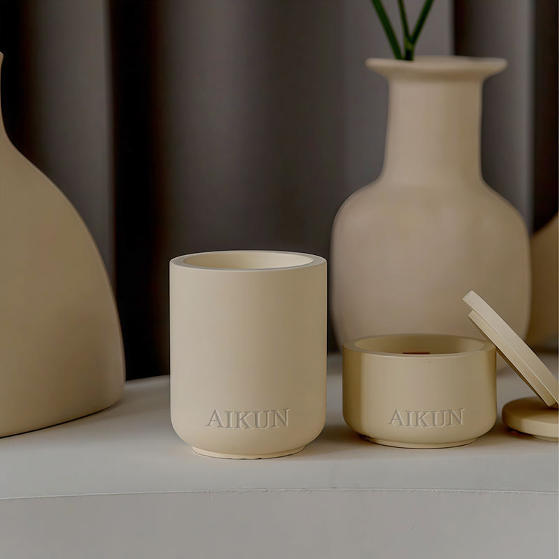 AIKUN Long Lasting Soy Wax Fragrance Ceramic Jar Aroma Candles for Bedroom Aromatherapy Spa
