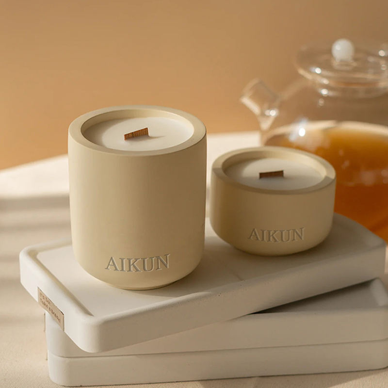AIKUN Luxury Soy Wax Label Personalization Ceramic Jar Scented Candles for Home Decor Living Room Relaxation