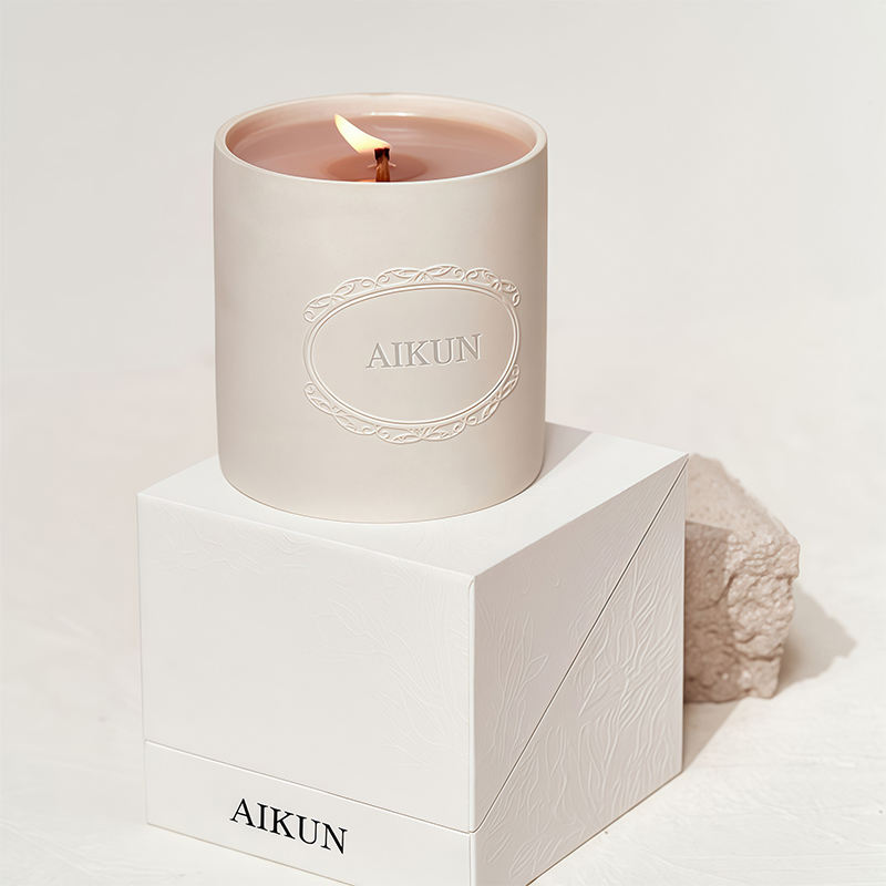 AIKUN Luxury Soy Wax Fragrance Design Personalized Ceramic Scented Candles for Home Decor Gift Wedding Spa