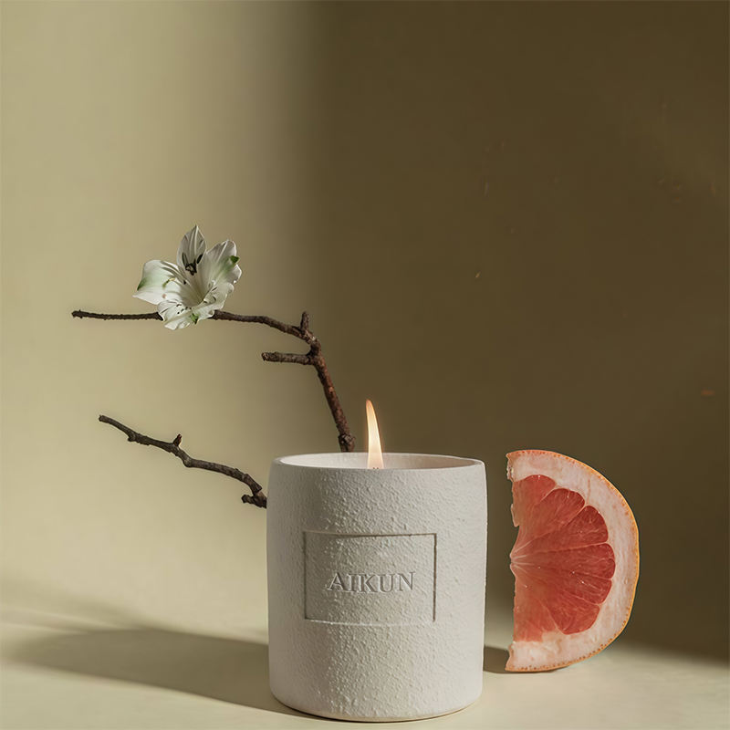 AIKUN Luxury Soy Wax Fragrance Design Personalized Ceramic Scented Candles for Home Decor Gift Wedding Spa