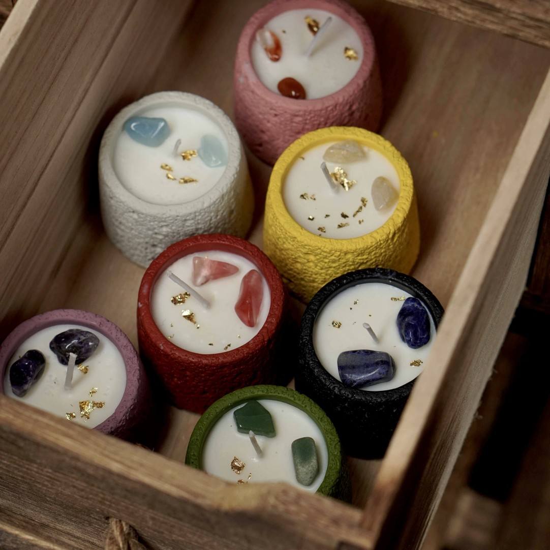 AIKUN Colorful Scent Variety Tin Design Aromatherapy Candle for Bathroom Relaxation Wellness Center