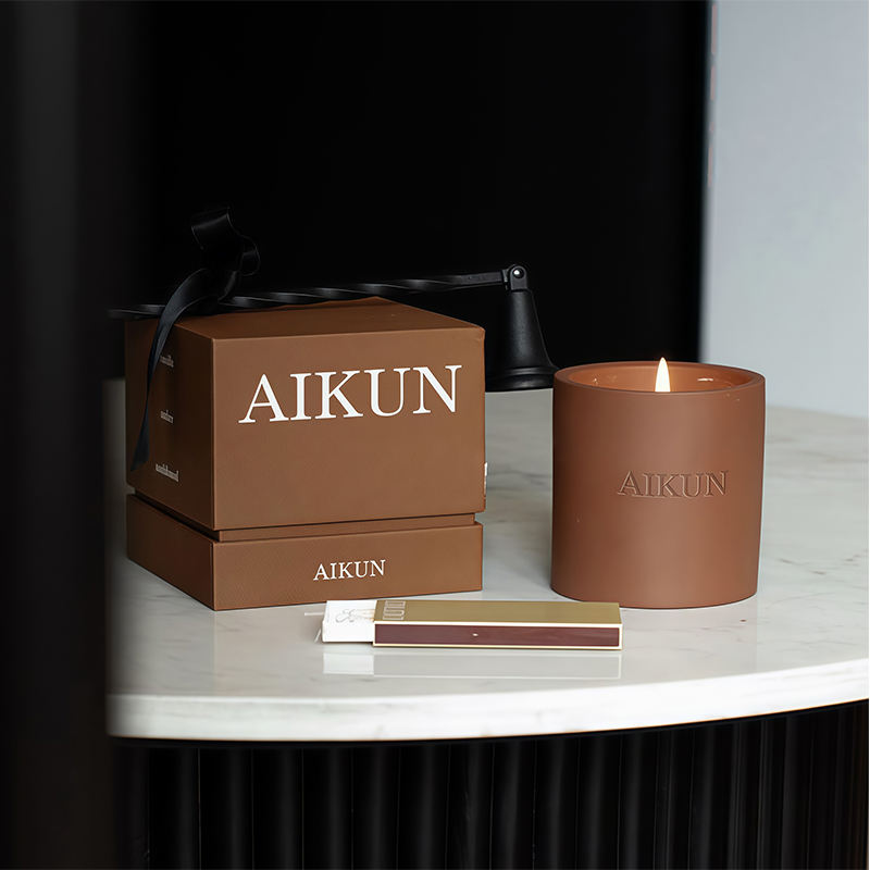 AIKUN Long Lasting Ceramic Vessel Packaging Tag Fragrance Scented Candles for Living Room Home Decoration