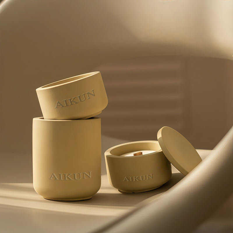 AIKUN Eco Friendly Ceramic Jar Packaging Scented Candle for Yoga Studio Bathroom Meditation Christmas